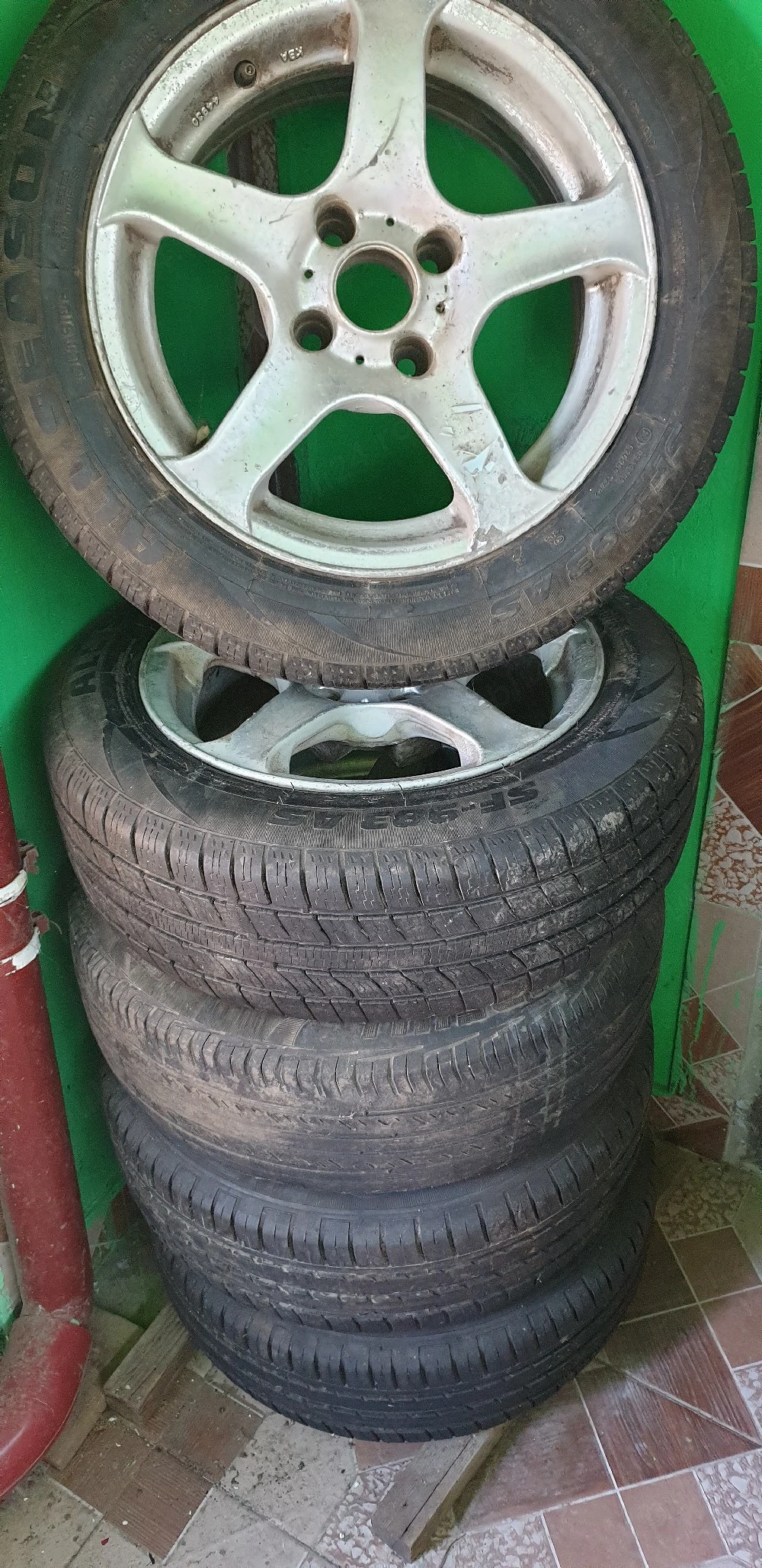 vând roți  cu coplete cu rezervă 5 bucăți