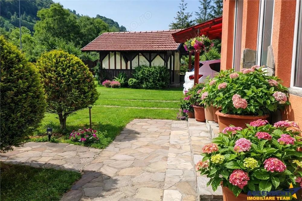 FILM  3D! Pensiune in decor de poveste, loc de istorie si legenda, Moieciu de Jos, Bran