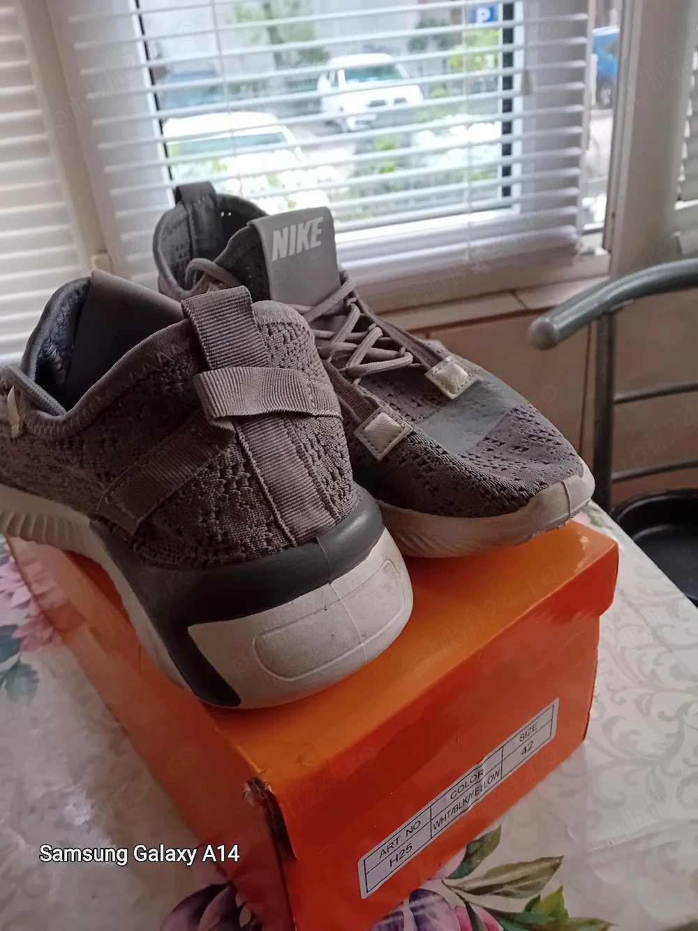 vand ce se vede in poze