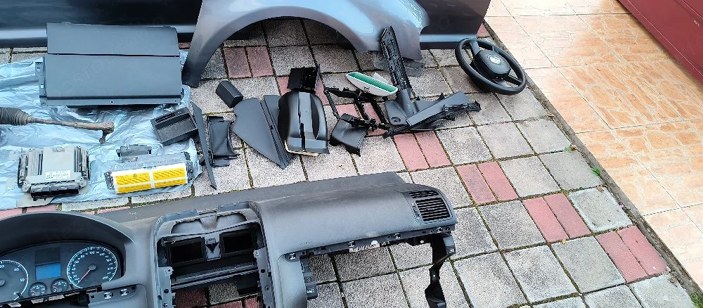 vand piese vw Touran 2006