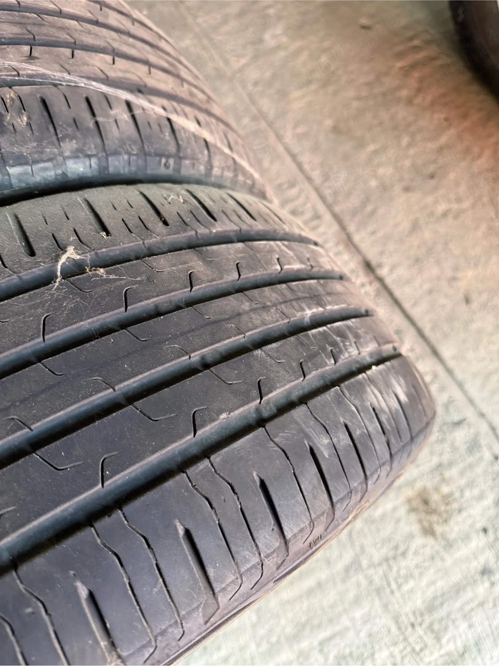 Vand cauciucuri vara 225/45/18 si 255/40/18