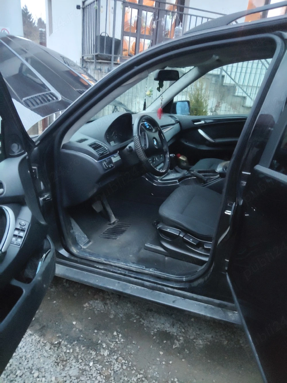 Vând bmw pret 2000 euro 