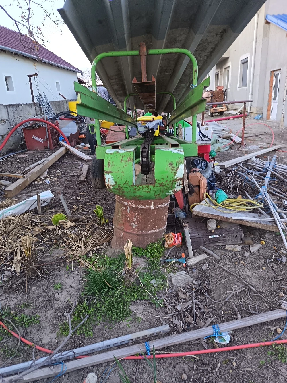 vând încărcător de baloti