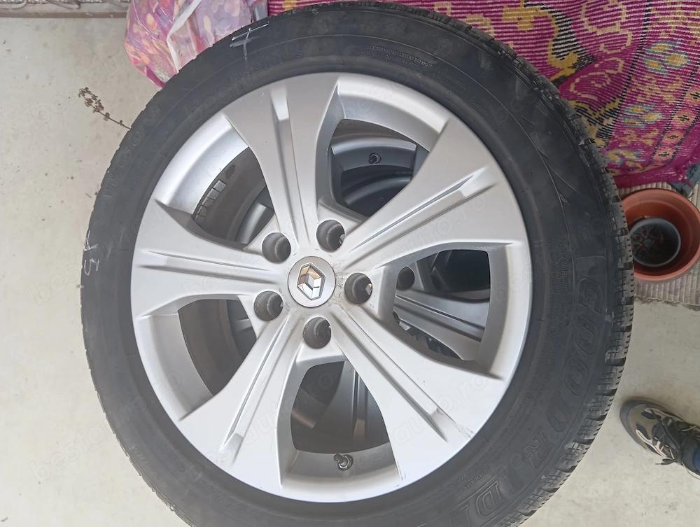 Jante aliaj pe 17, originale Renault,225/50/17, M+S, cu senzori presiune 