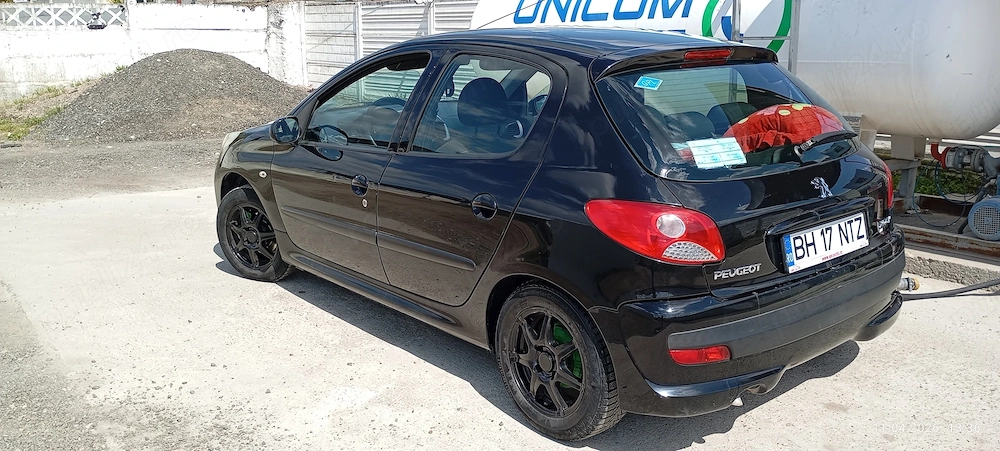 Peugeot 206+ 1,4 benzina+ GPL 2012