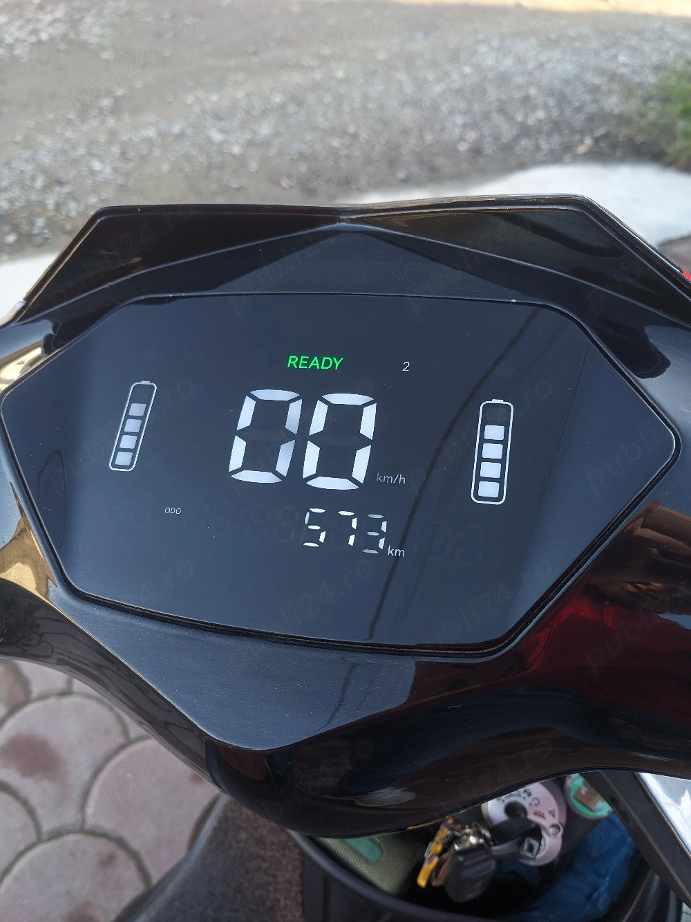 Scuter electric limitat la 25 km h se conduce fără permis 