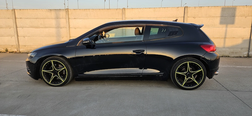 Volkswagen Scirocco R - Line