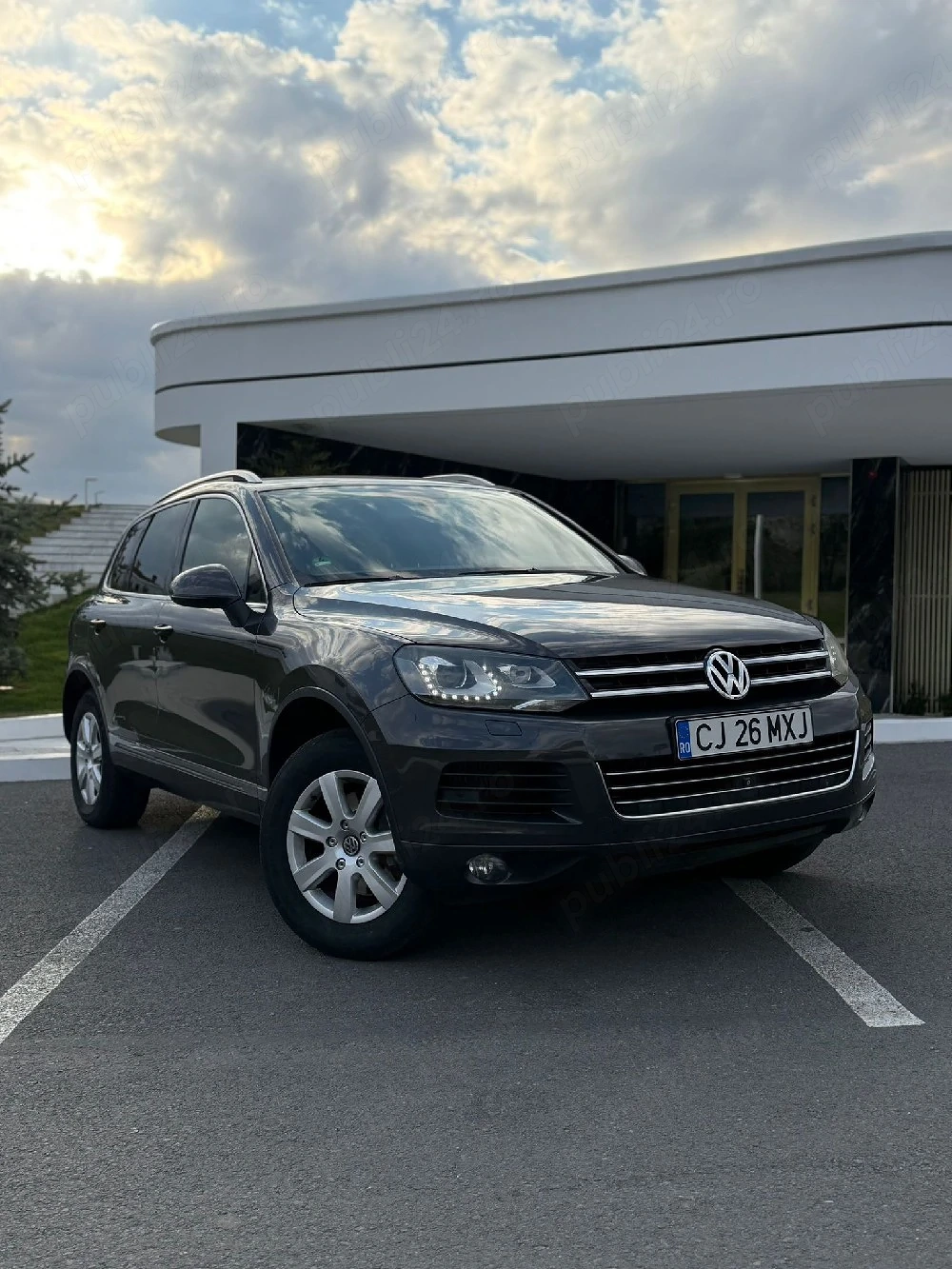 Volkswagen Touareg   echipare completă, întreținut exemplar