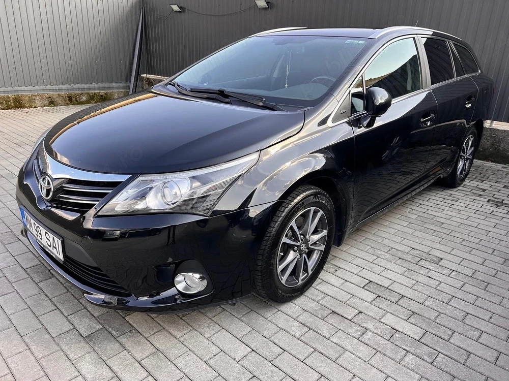 Toyota Avenis Combi T27