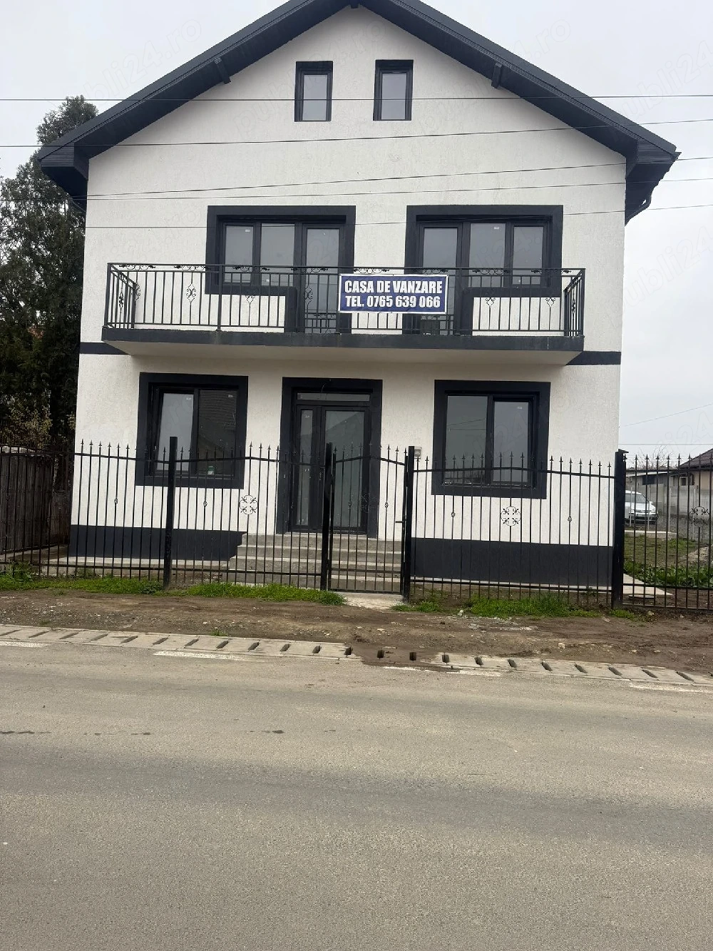 Vilă De Vănzare În Localitatea Lumina