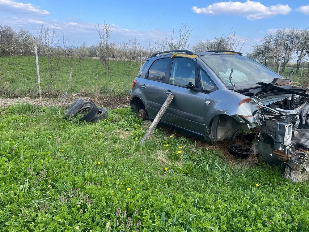 dezmembrez    suzuki sx 4  ( fiat sedici )