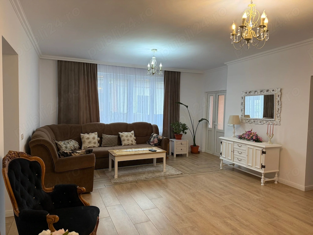 Casa de vânzare cu teren de 40 de arii