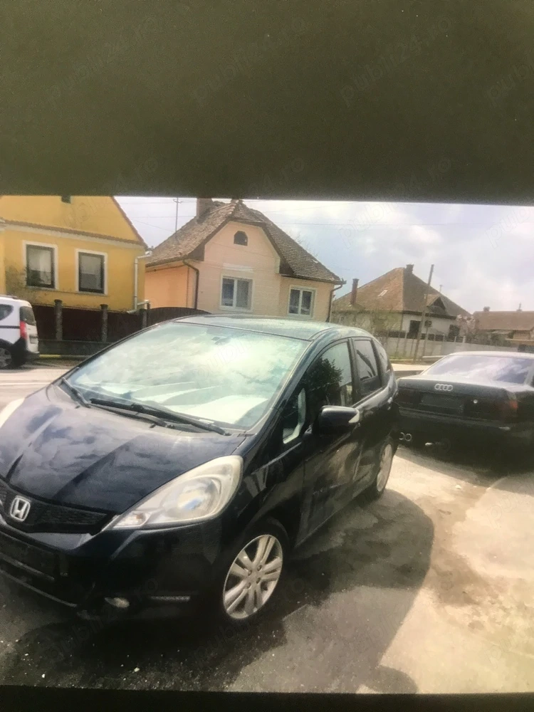 dezmembrez honda jazz 1.4 benzina