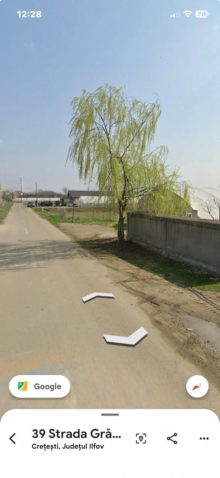 Teren intravilan cu toate utilitatile : gaz, curent , apa si canal. 