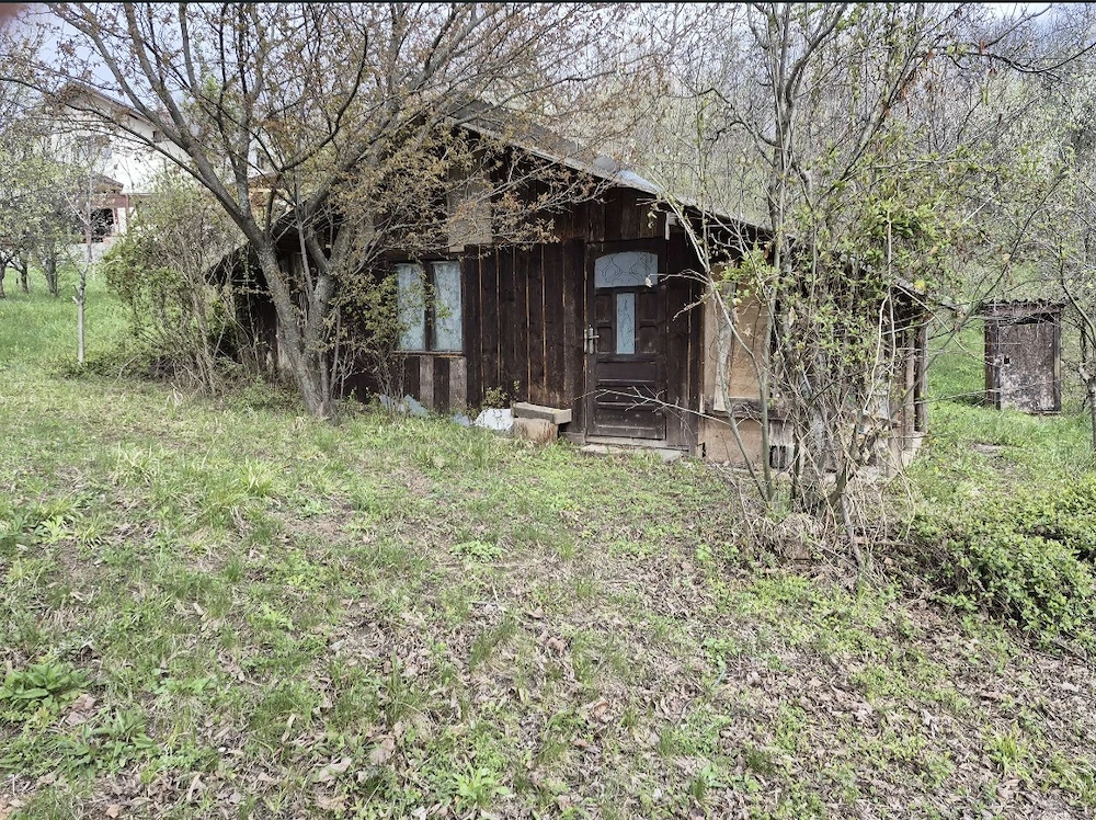 Vand teren 1000 mp intravilan CUCUTENI