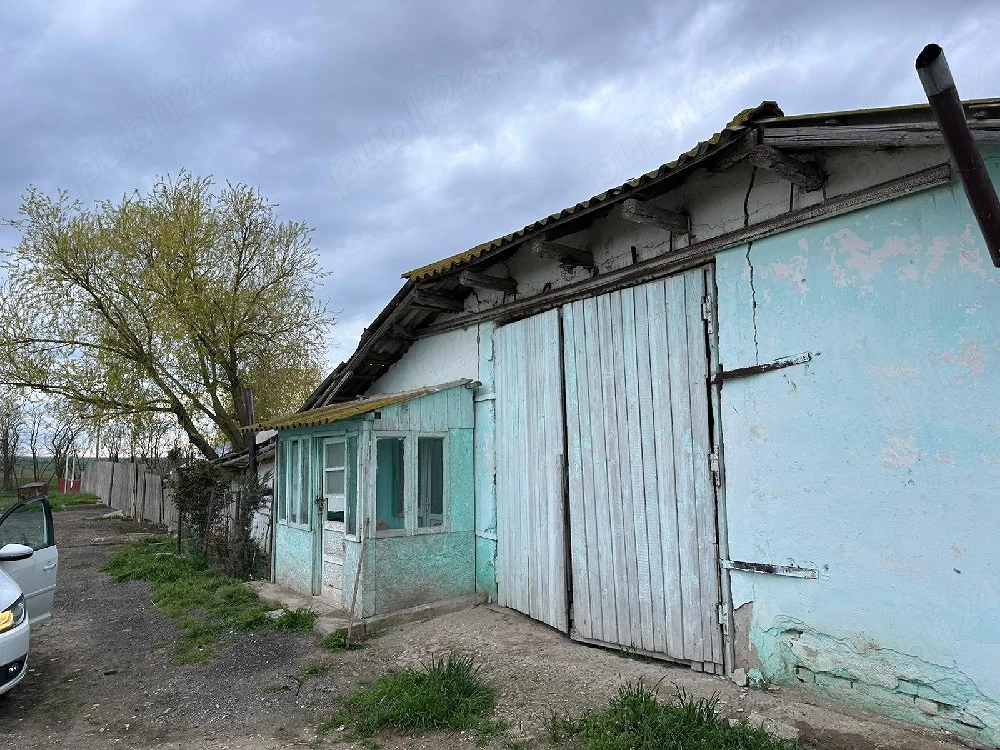 De vânzare grajd fostă fermă în Stelnica (IL)