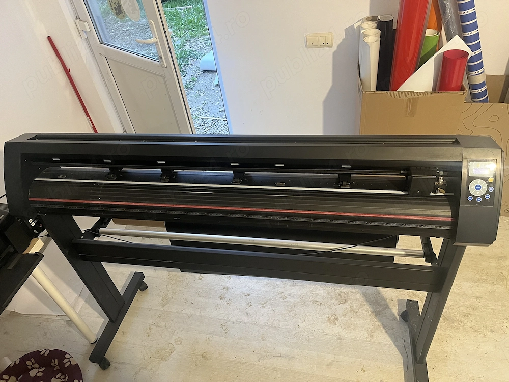 Cutter plotter LIYU cu taiere pe contur, inclusiv dupa semne de taiere