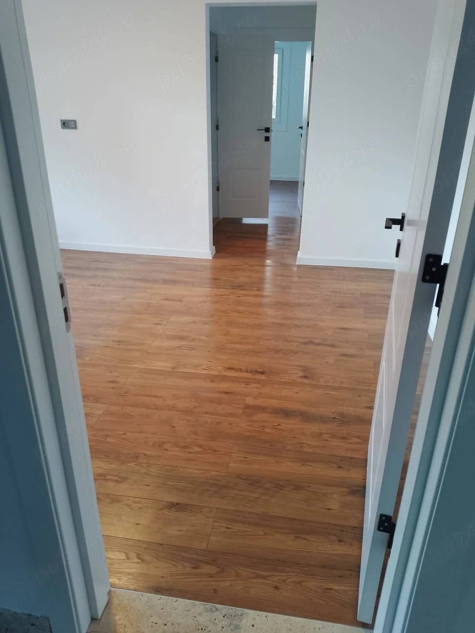 DE VANZARE- apartament de 2 camere, semidecomandat, suprafata 50 mp