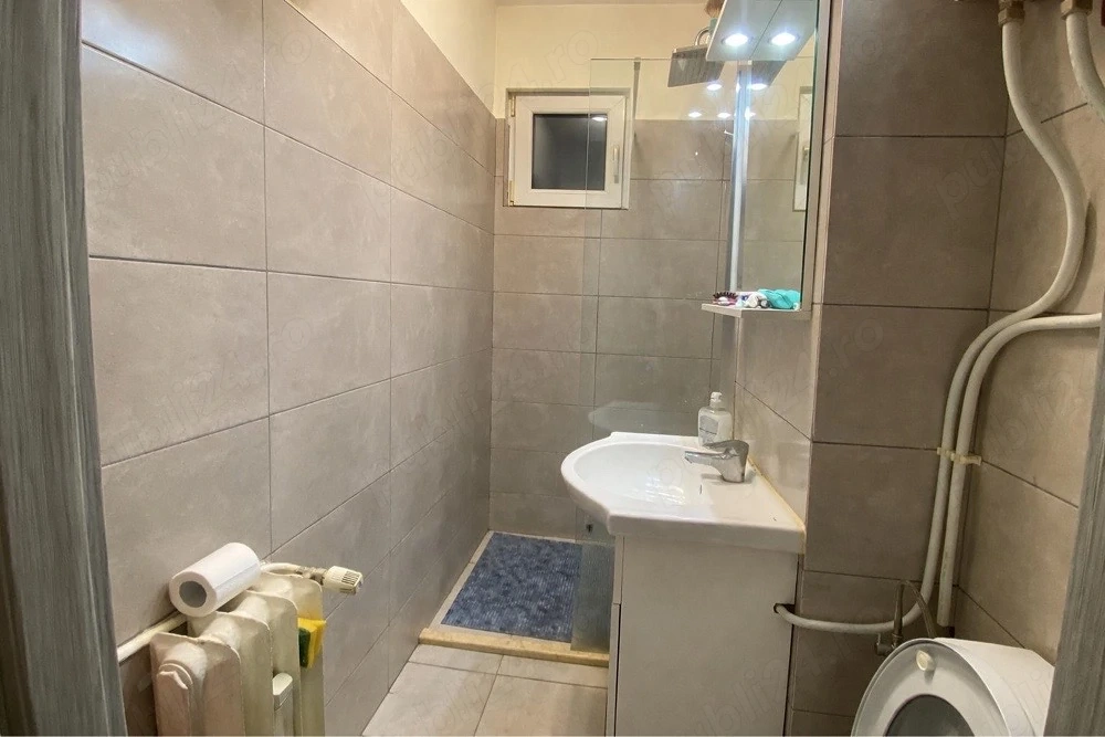 Vind apartament 3 camere