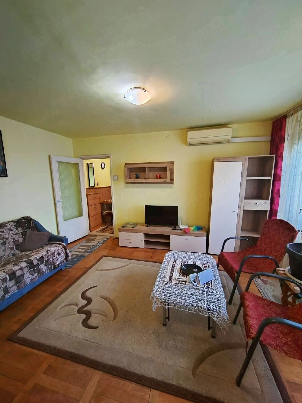 Închiriez apartament cu 2 camere cu centrala lângă Iulius Mall 