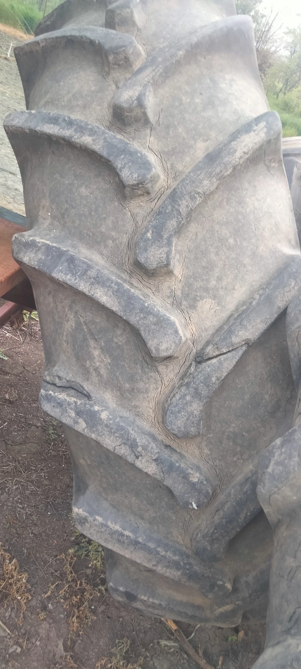 Vând doua roti de tractor