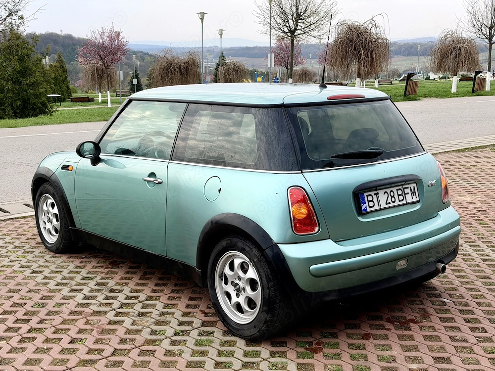 Mini One 1.6 benzină, cutie manuală