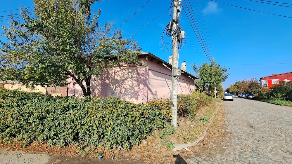 Casa 3 camere, 80 mp utili, centrala gaze, curte, in zona Plantelor Braila