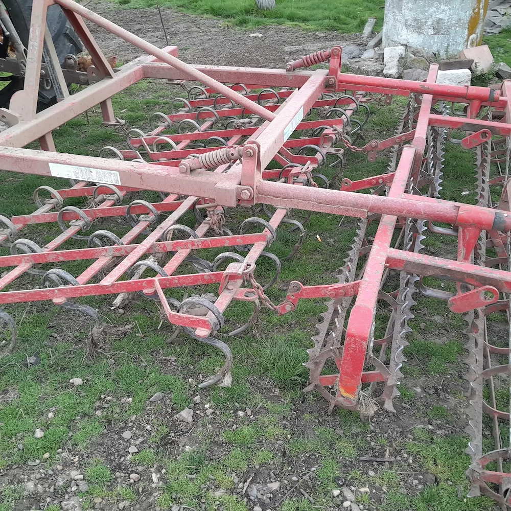 Vând combinator New Holland 3metri lățime cu 2 rânduri de tavalugi