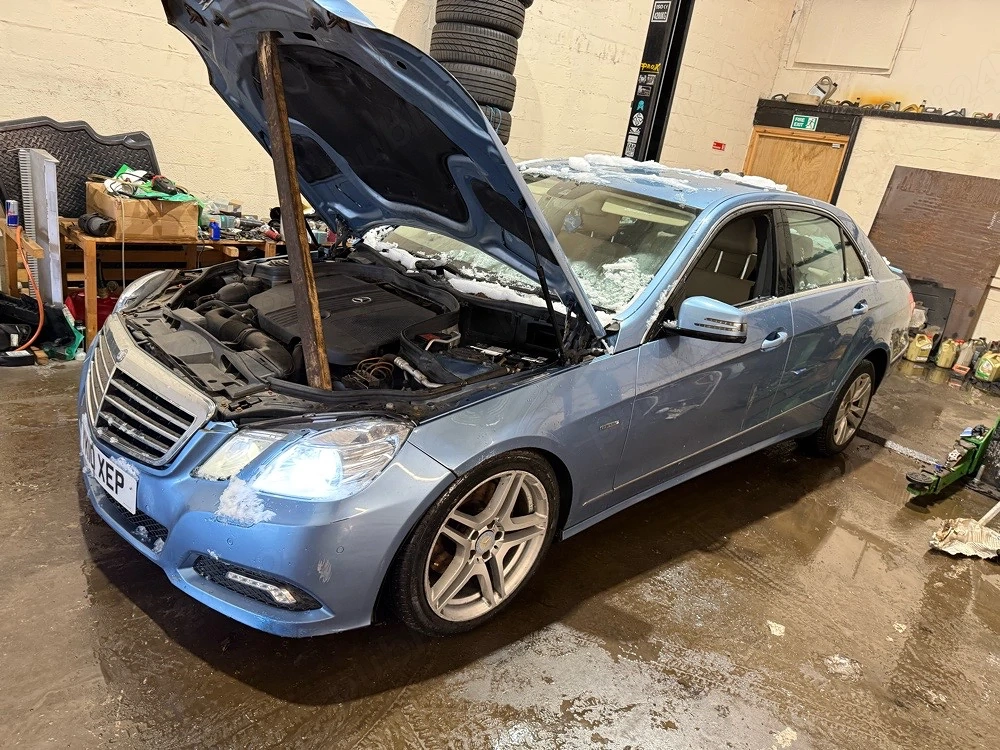 dezmembrez mercedes e class 