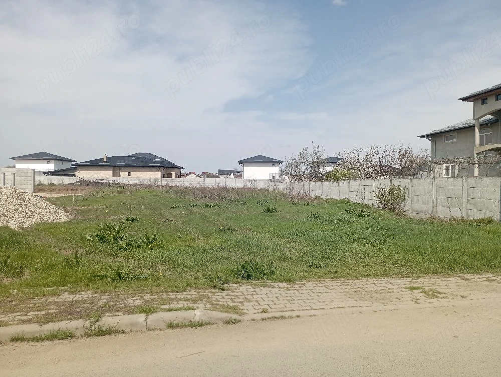 Vind teren intravilan in Dragomirești Vale