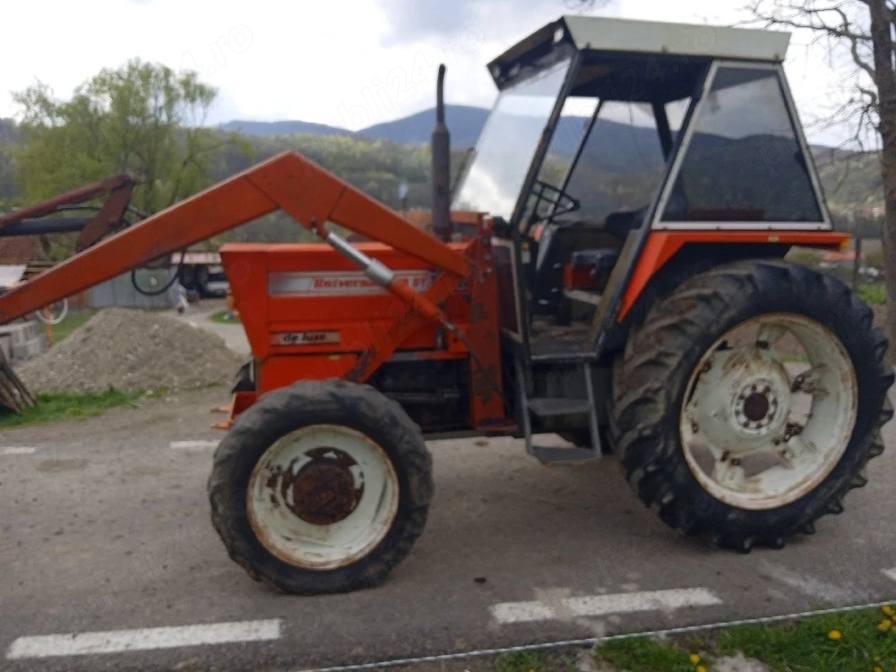 Vând tractor fiat4 4