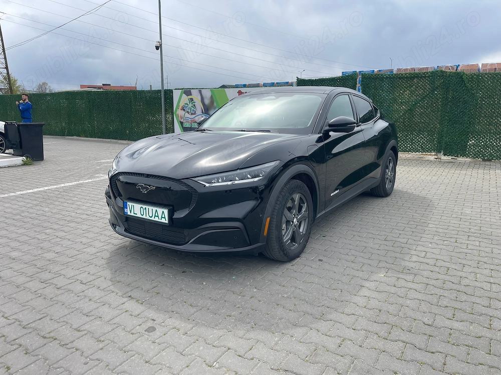 Ford Mustang Electric Premium Model 2021, 300 cp