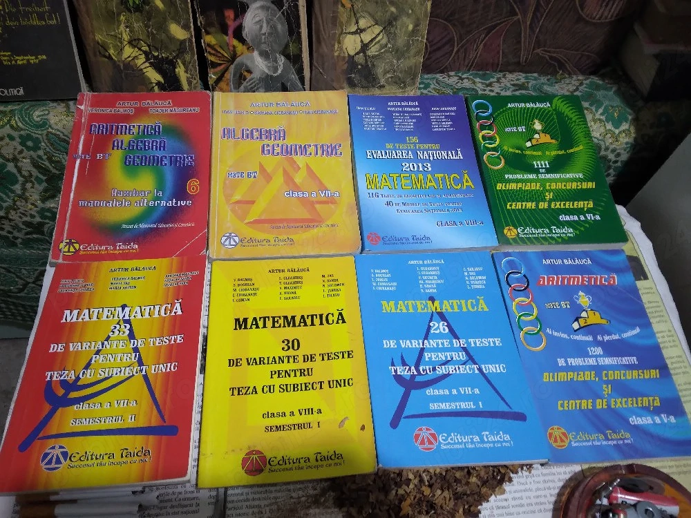 vând cărți ieftin la 20 de lei bucata 