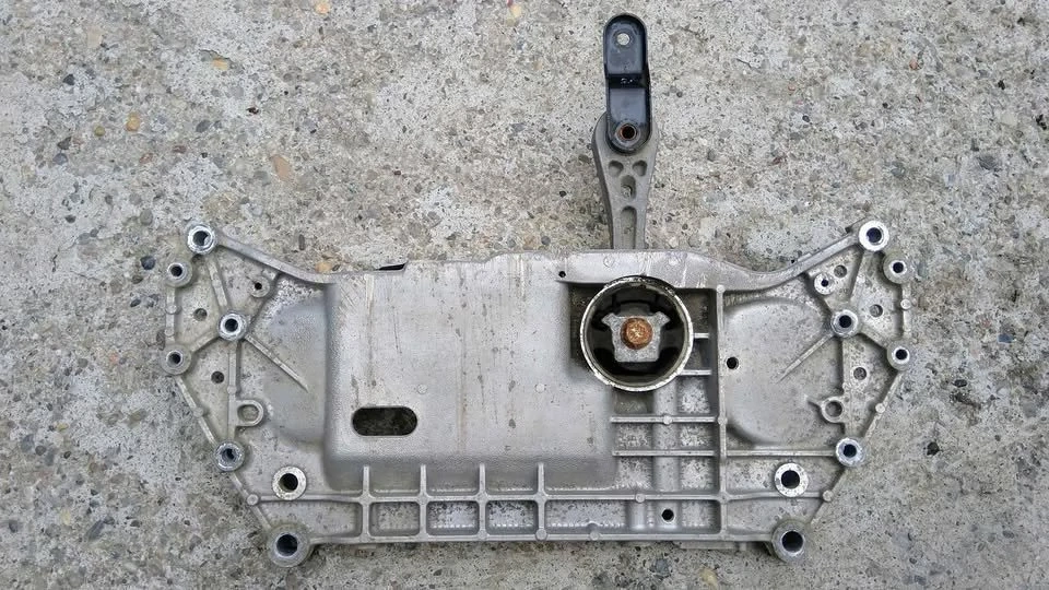 Jug cadru punte față cu suport motor antibalans, cod 1K0199369F + 1K0199855L AUDI, SKODA, SEAT, VW