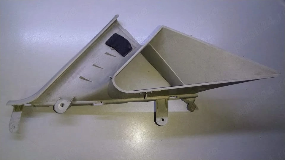 Capitonaj stalp A, superior, stanga si dreapta, la gemulete, 5P0868223L si 5P0868224L, gri perla