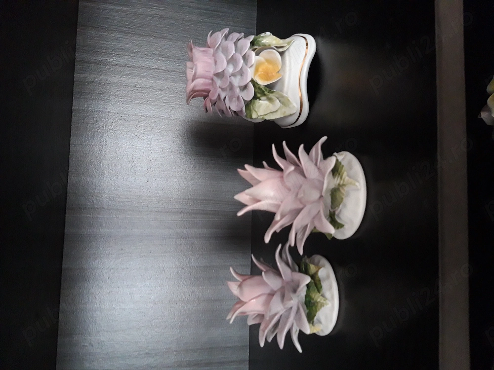 Vand bibelouri ghiveci cu flori