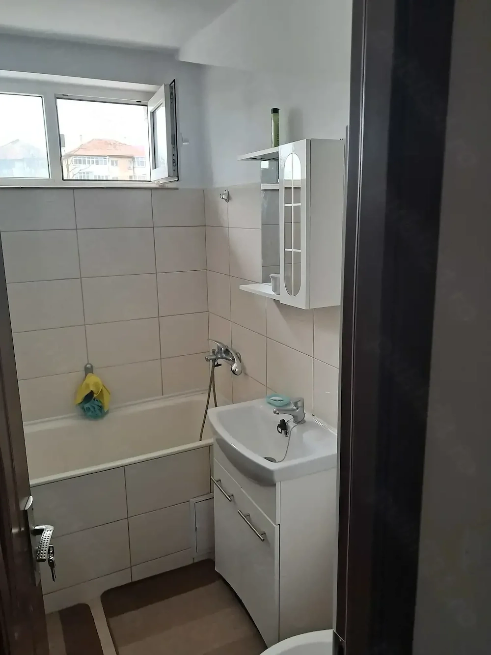 Apartament 3 camere sd Marchian complet renovat