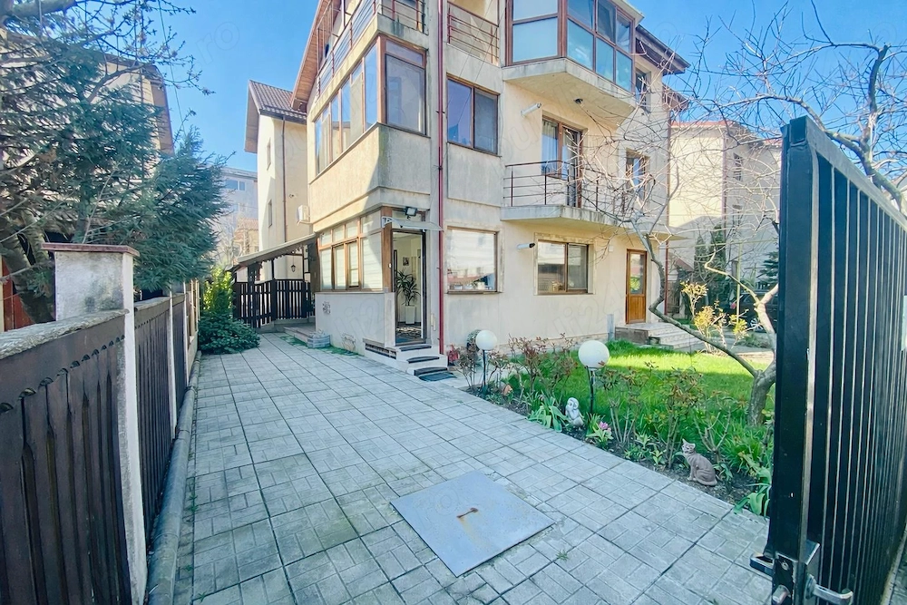 Apartament de 3 camere cu curte și terasă proprie   mobilat și utilat Popesti Leordeni