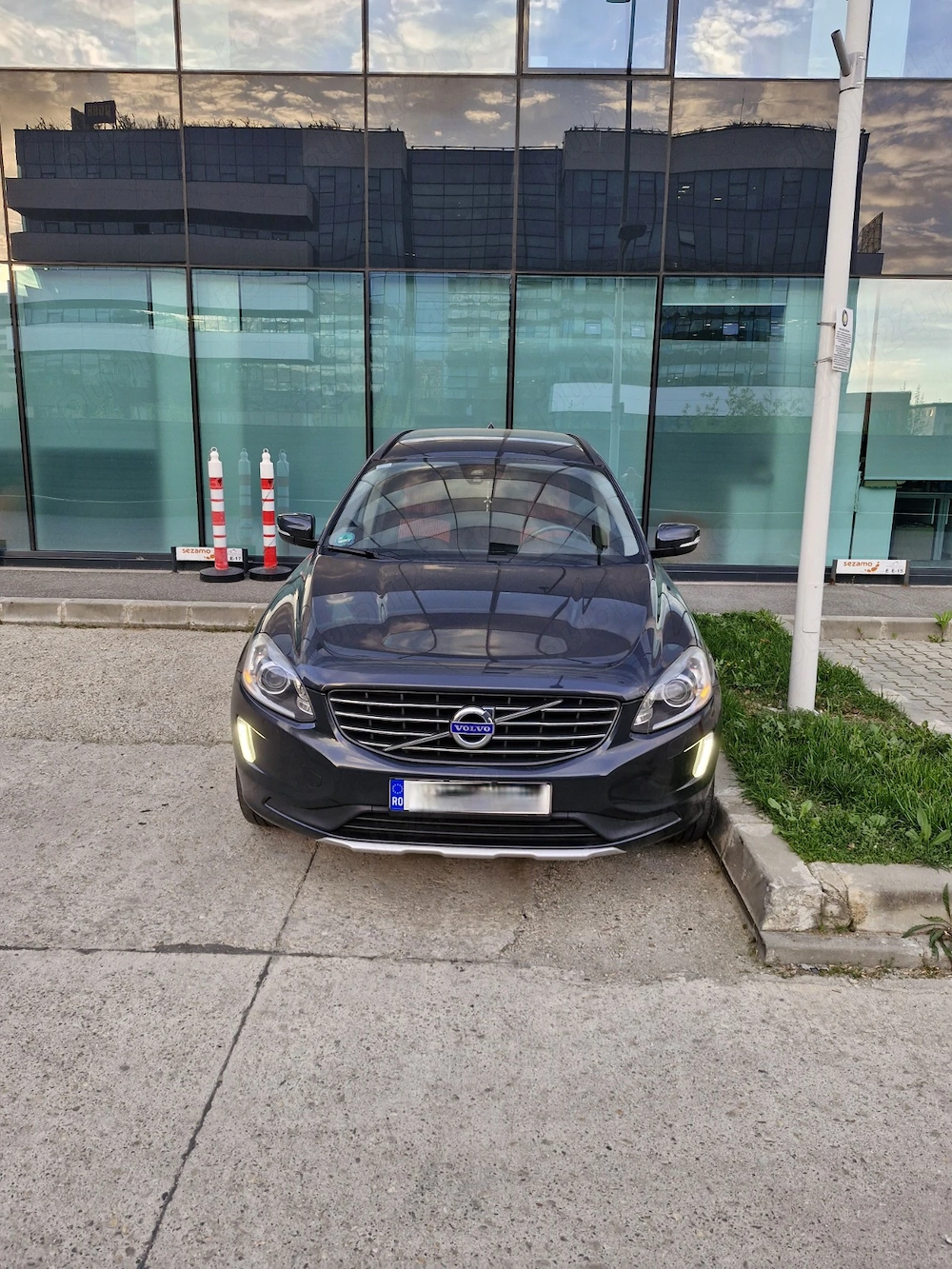   Vând Volvo Xc60  D4 2.0 Diesel 