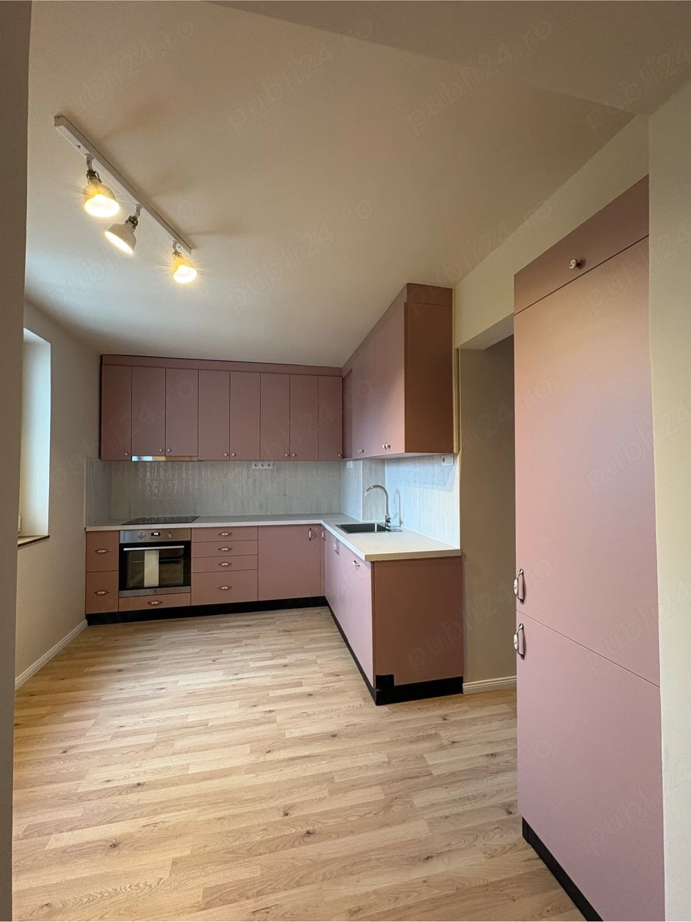 Apartament de vanzare 3 camere etaj 3