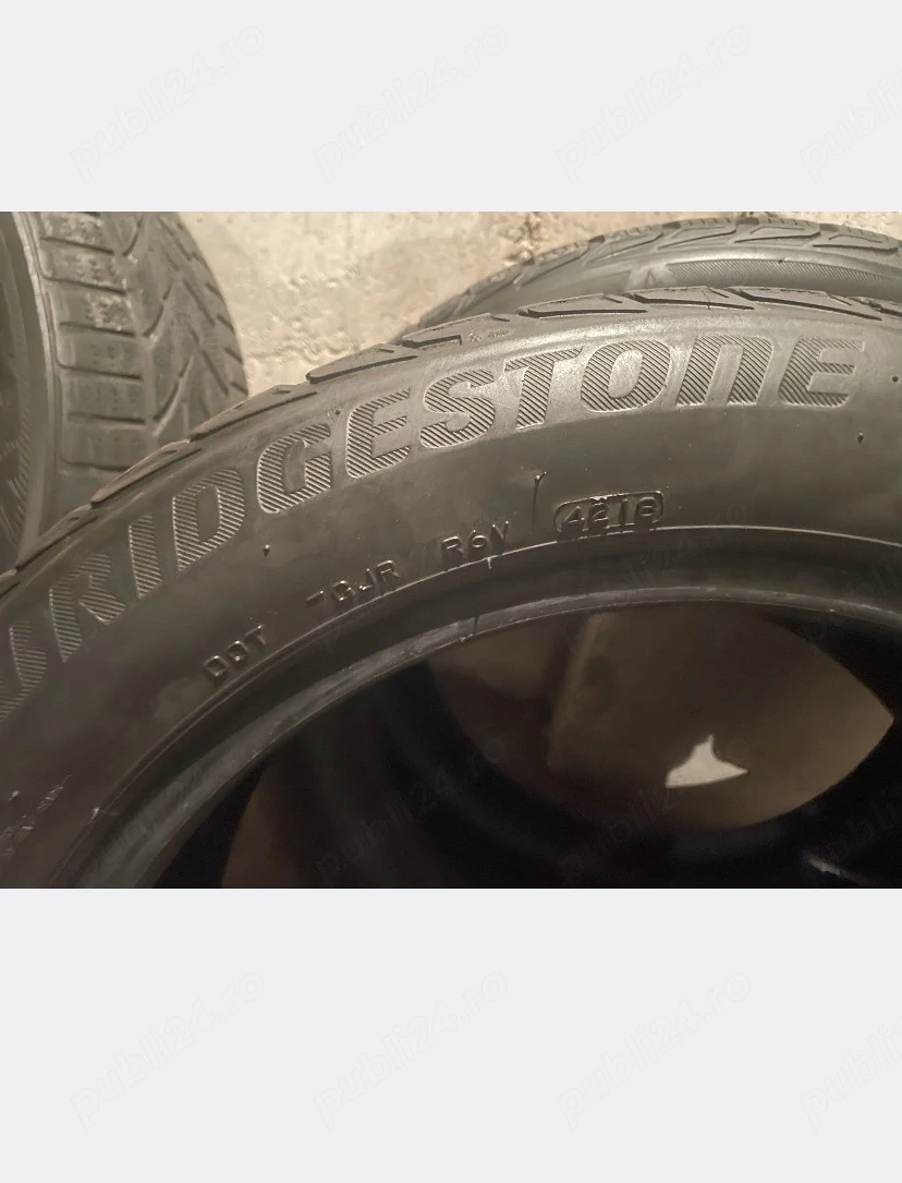 Vând 4 anvelope iarnă 225 50 R17 Bridgestone+Dunlop
