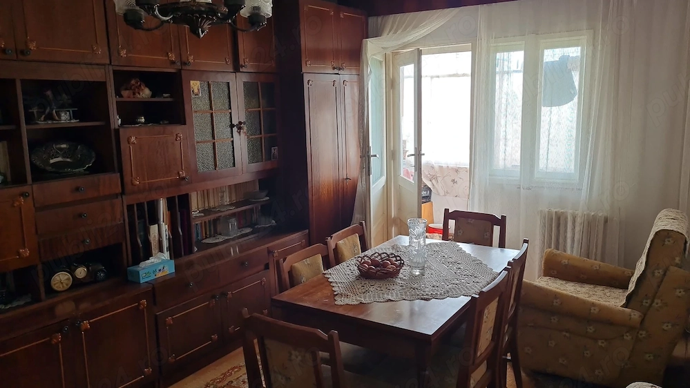 Proprietar vinde apartament 3 camere decomandat, Zona Lipovei
