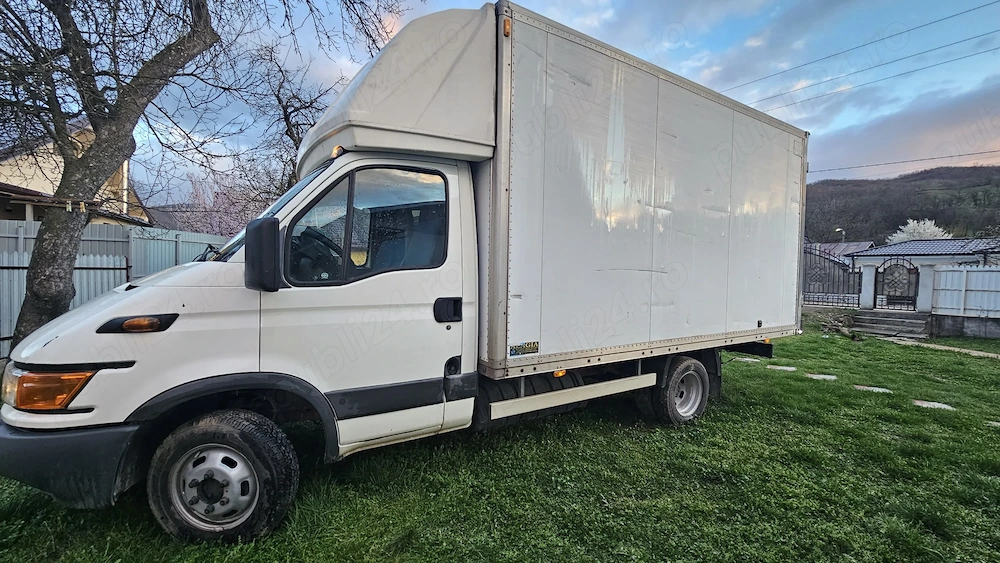 vând Iveco Daily 2.8