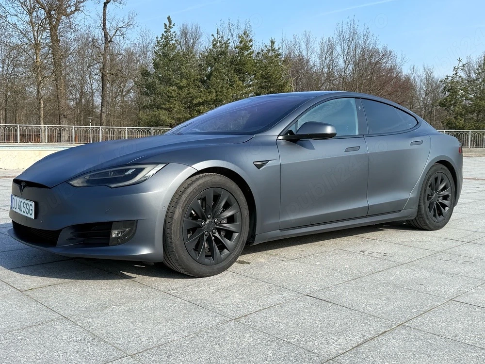 Tesla Model S 2019