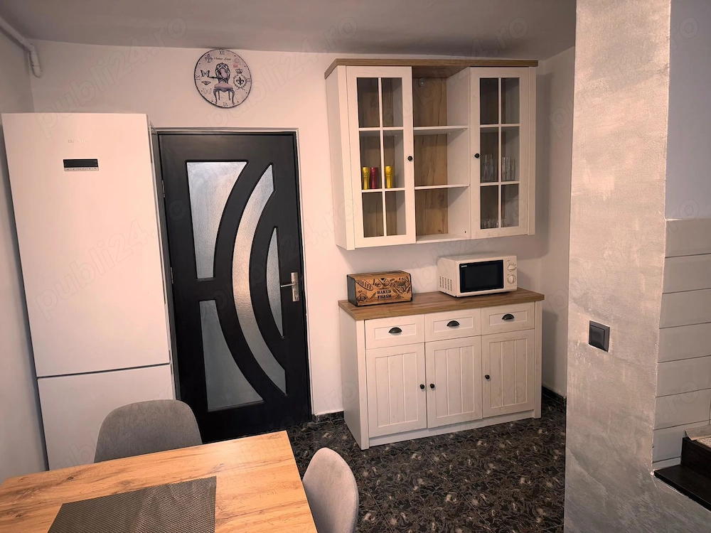 Închiriez Apartament 3 camere spațios   Agigea 