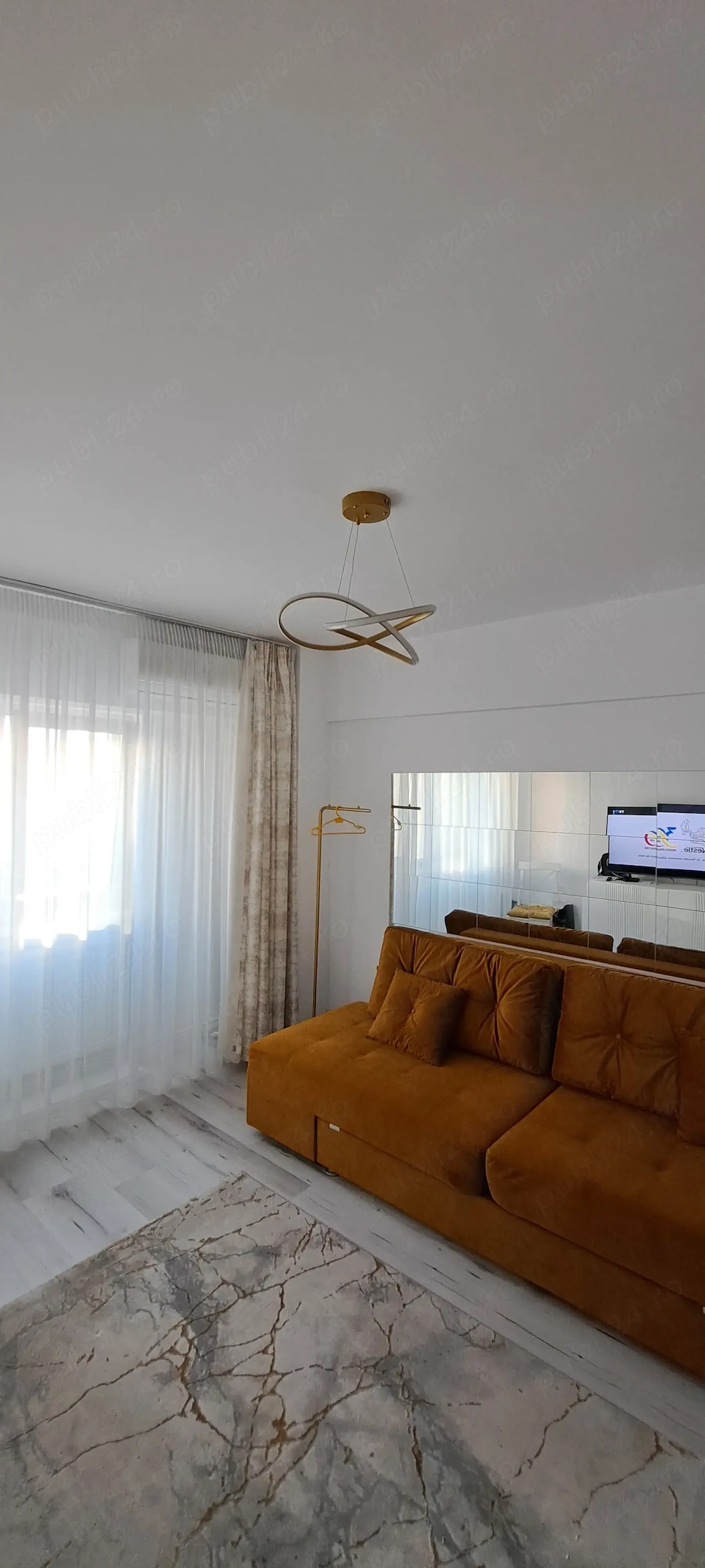 Vand Garsoniera ultracentral,  et 1, bloc deosebit, construita dupa 1987, moderna, complet utilata