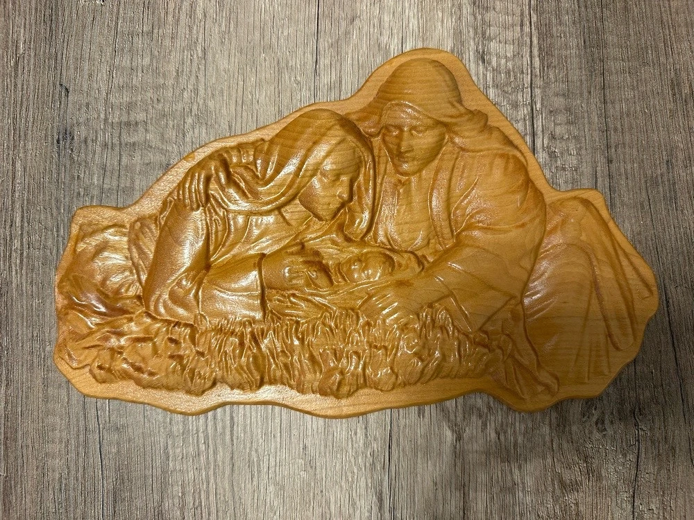 Icoană sculptată în lemn de cireș   Nașterea Domnului (Sfânta Familie)