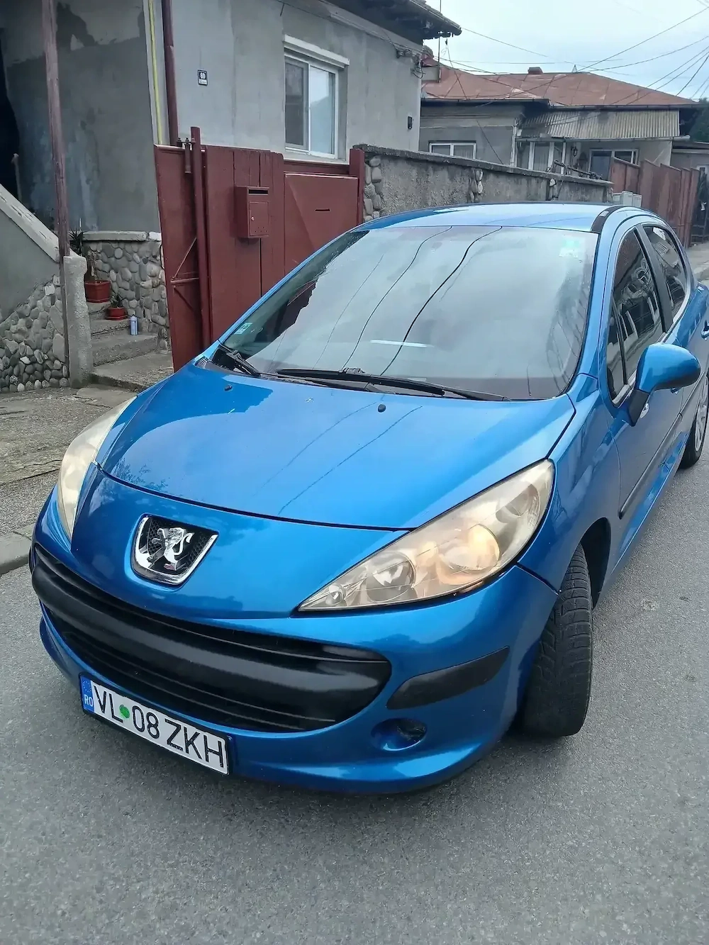 Vând Peugeot 207 an fabricație 2008 motor 1.4 benzină.  Înmatriculată în România toate  actele sunt.