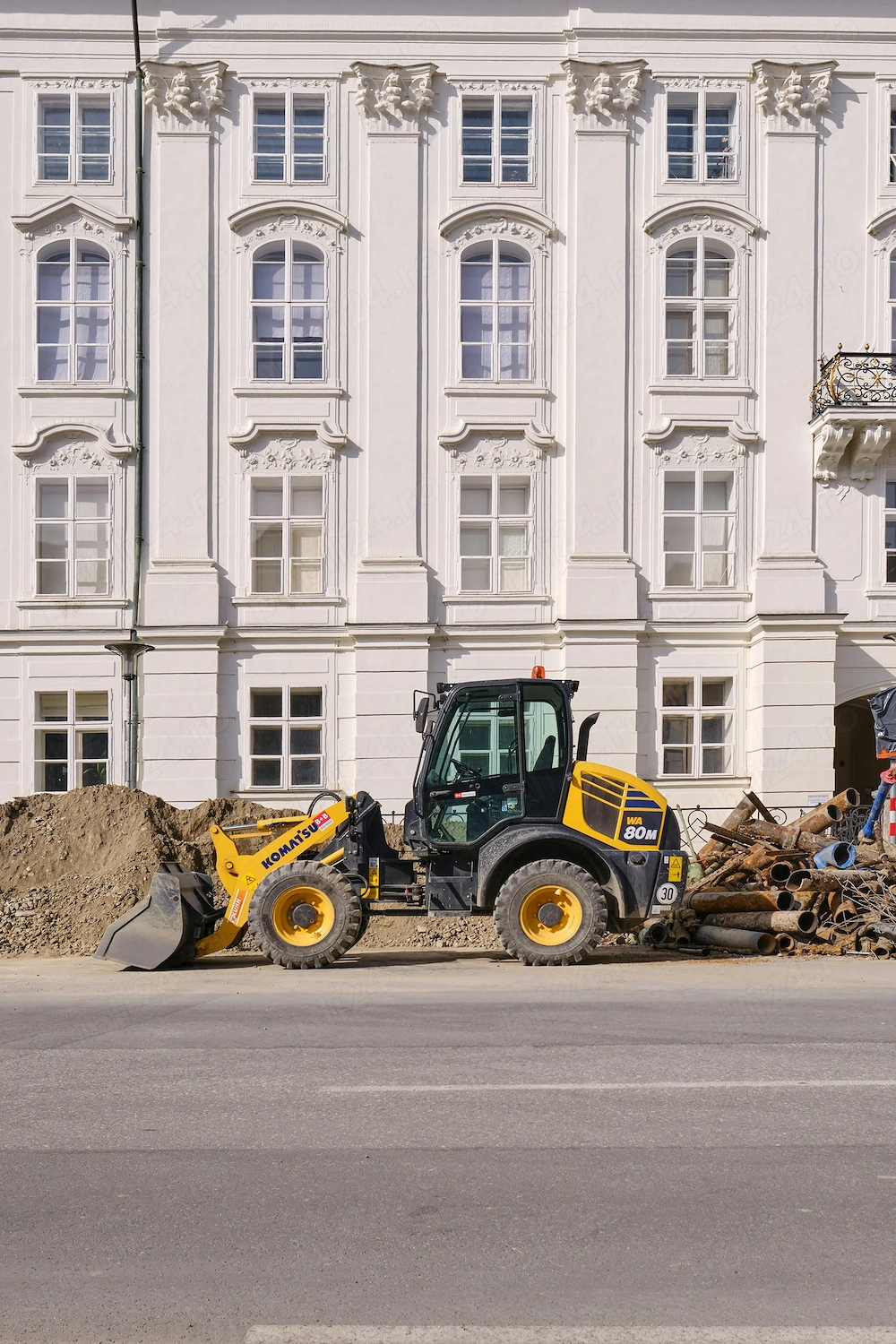 Angajam Diriginte Santier, buldoexcavatoristi si muncitori necalificati - Santiere din Bucuresti