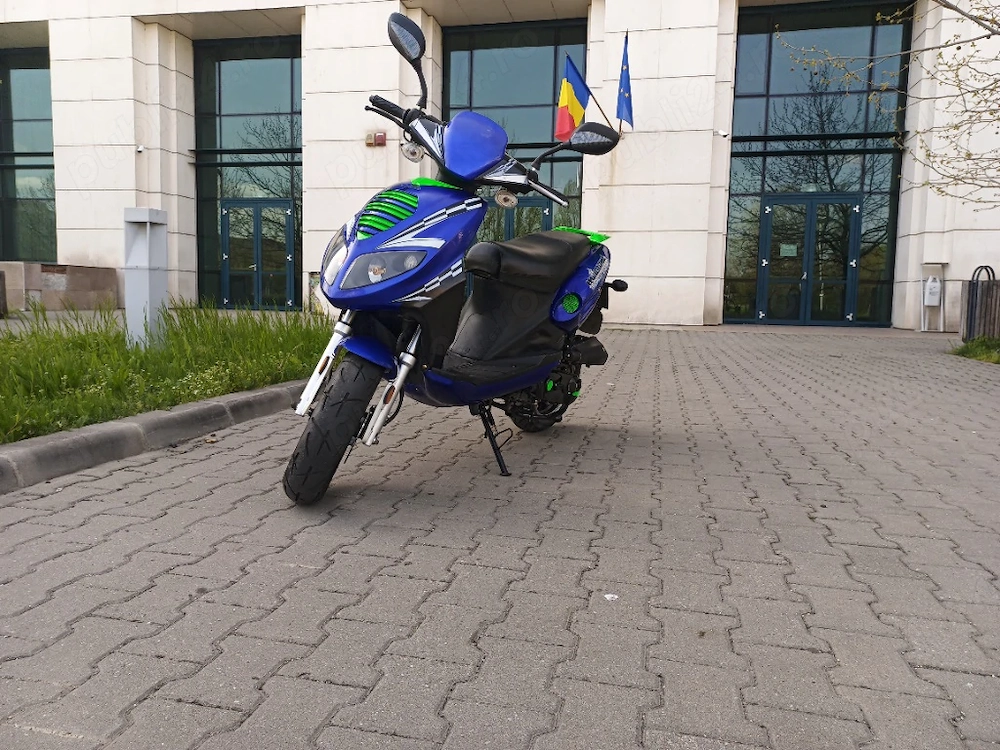 Vând Scuter Peda Via 50cc   Motor 4T   Roți de 12"   ITP 2027   Acte la ZI